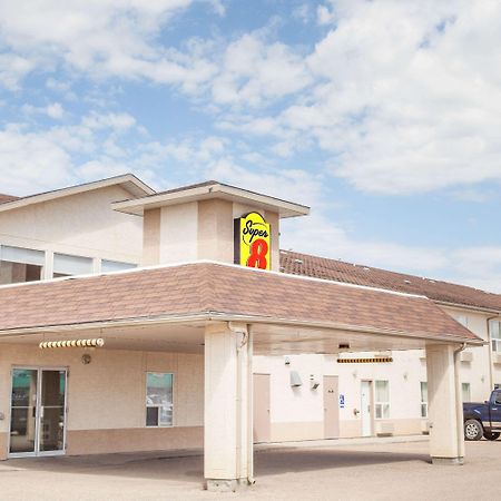 Super 8 By Wyndham Meadow Lake Экстерьер фото